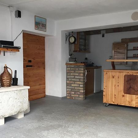Guesthouse Cipre Lumbarda Buitenkant foto