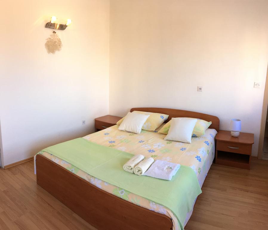 Guesthouse Cipre Lumbarda Buitenkant foto