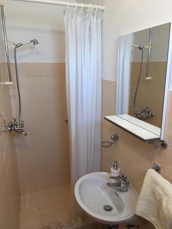 Guesthouse Cipre Lumbarda Buitenkant foto