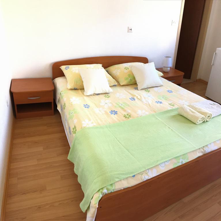 Guesthouse Cipre Lumbarda Buitenkant foto