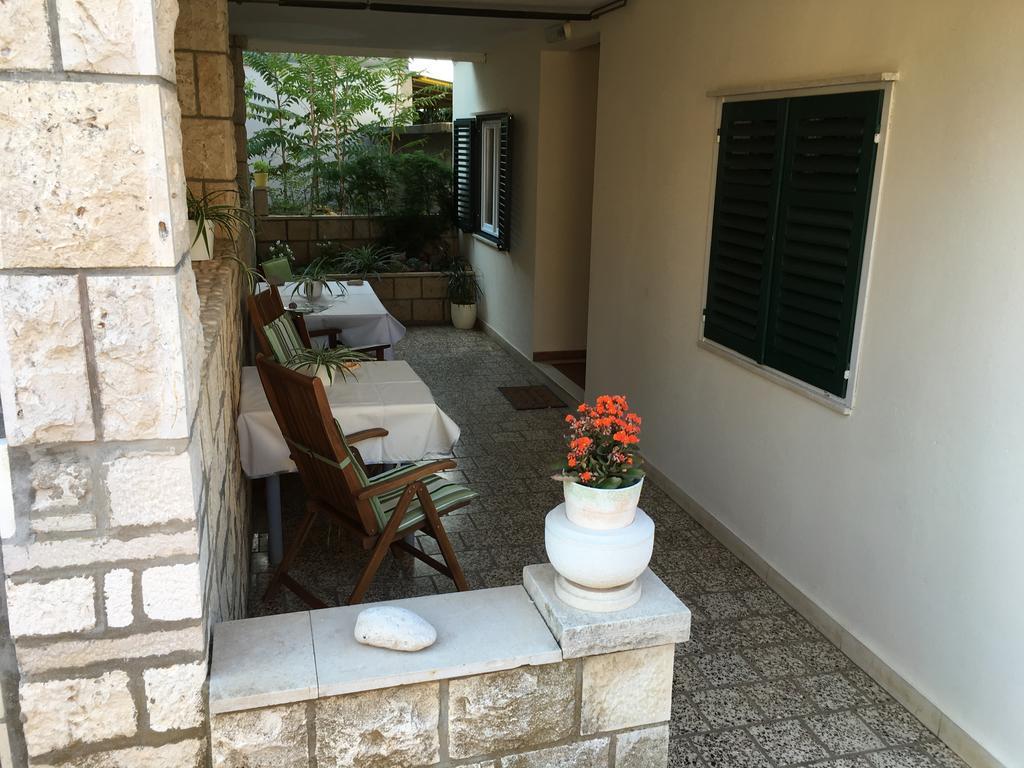 Guesthouse Cipre Lumbarda Buitenkant foto